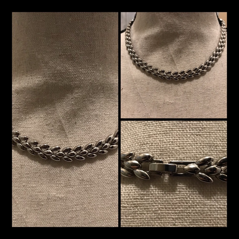 Beautiful Silver Necklace & Earring Set